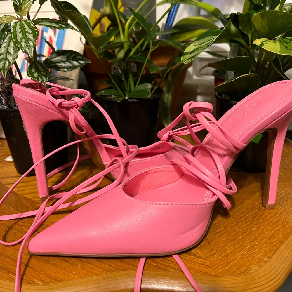ASOS DESIGN Wide Fit Prize tie leg high heeled shoes in pink - size 7 wide
